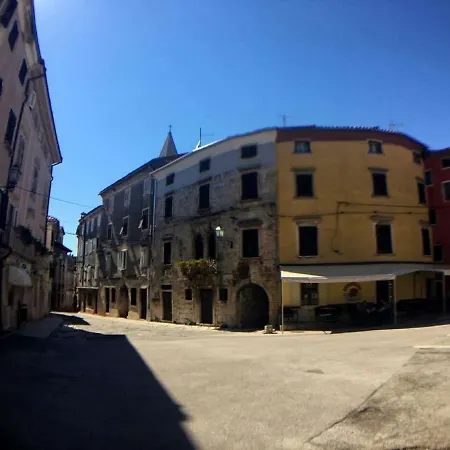 Apartment Bronza